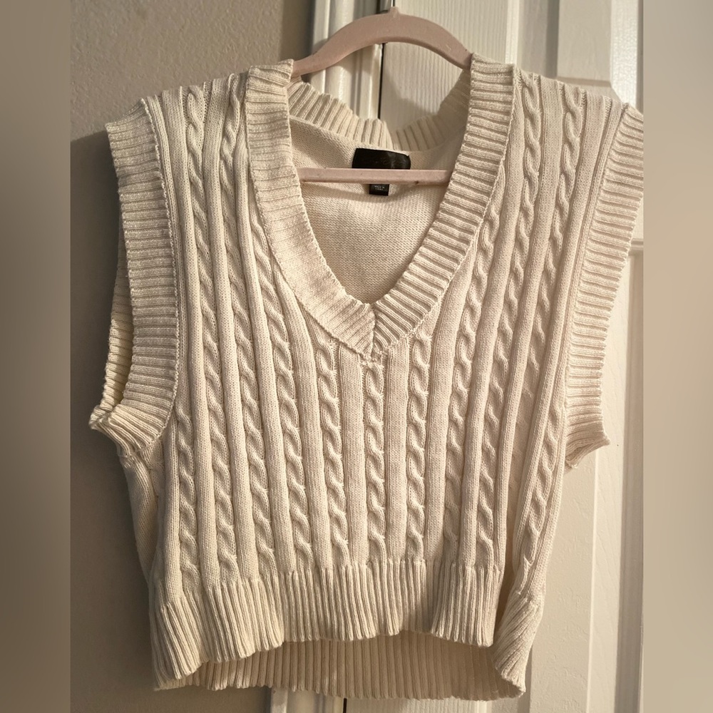 Womens Lightweight Cropped Sweater Vest